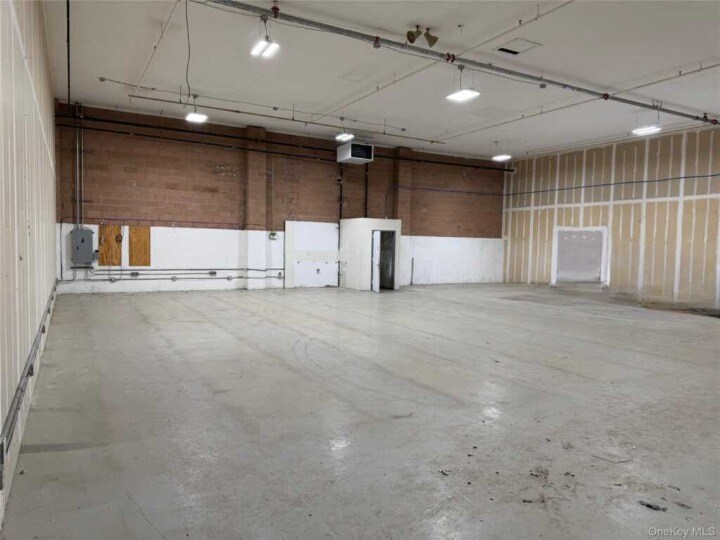 More Photos Of 343-351 Spook Rock Rd, Suffern Office For Lease