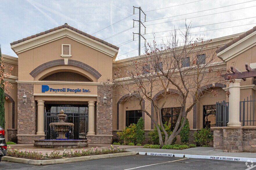 More Photos Of 2152 E Copper Ave, Fresno Office For Lease