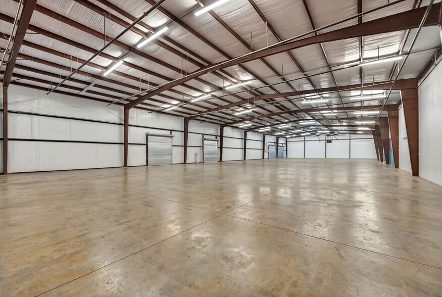 More Photos Of 175 Kendra Dr, McDonough Warehouse For Sale