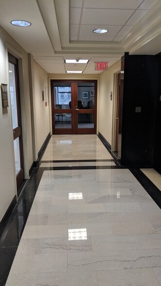 More Photos Of 112 S Tryon St, Charlotte Office Residential For Sale