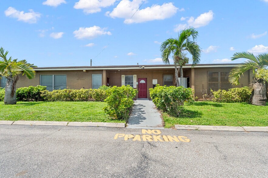 More Photos Of 700 Harlem Tenants Cir, Clewiston Apartments For Sale