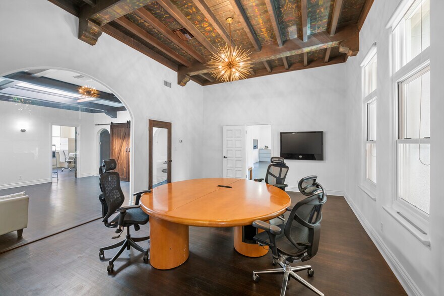 More Photos Of 153-159 S Beverly Dr, Beverly Hills Office For Lease