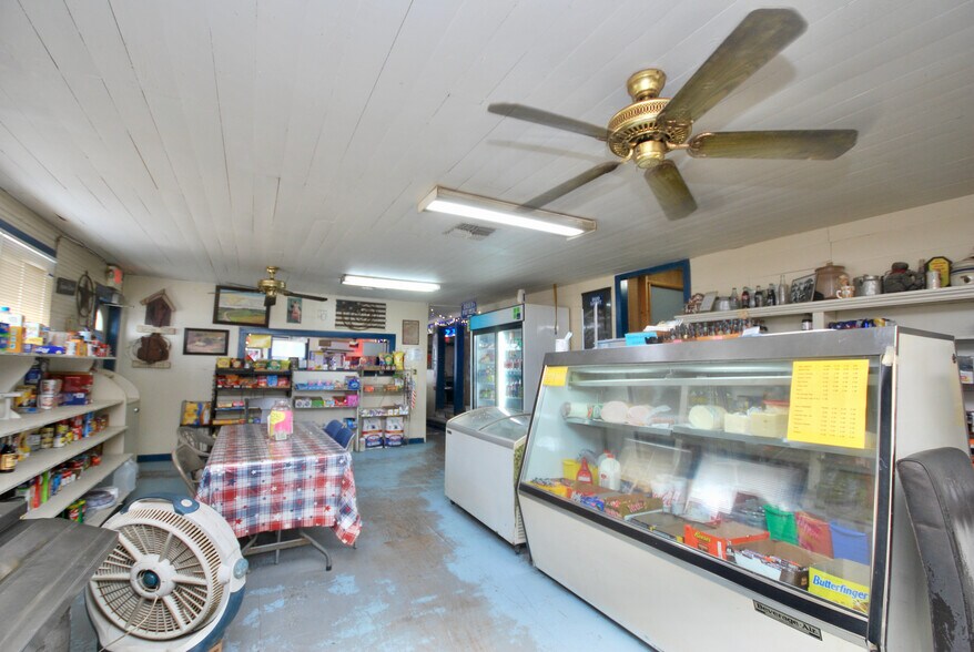 More Photos Of 12604 N State Highway 95, Cistern Restaurant For Sale