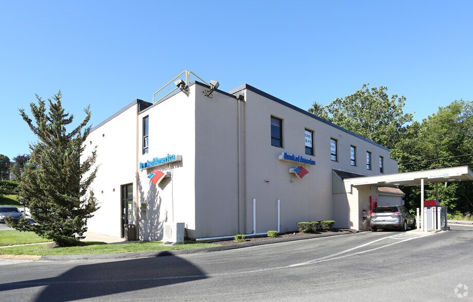 Primary Photo Of 992 Cooke St, Waterbury Office For Lease