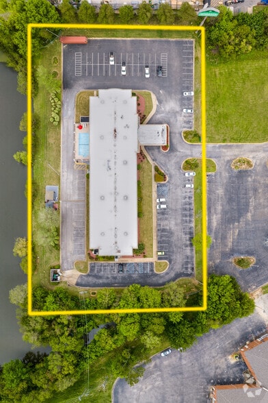 More Photos Of 2060 Eastern Blvd, Montgomery Hotel For Sale