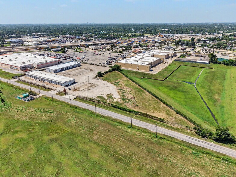 More Photos Of 4201 Langley Rd, Houston Warehouse For Lease