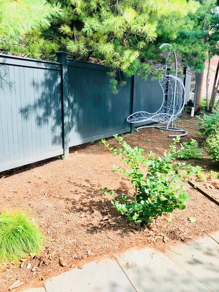 More Photos Of 19 W Putnam Ave, Greenwich Office For Lease