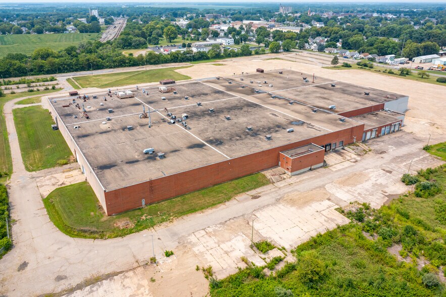 More Photos Of 559 E Ohio St, Circleville Manufacturing For Lease