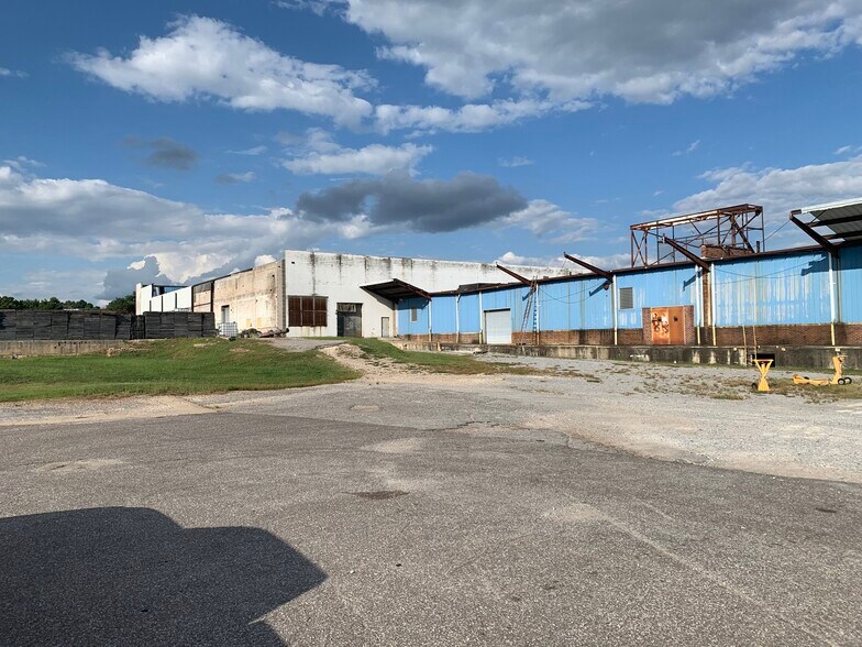 More Photos Of 1550 Phillips St, Dyersburg Manufacturing For Lease