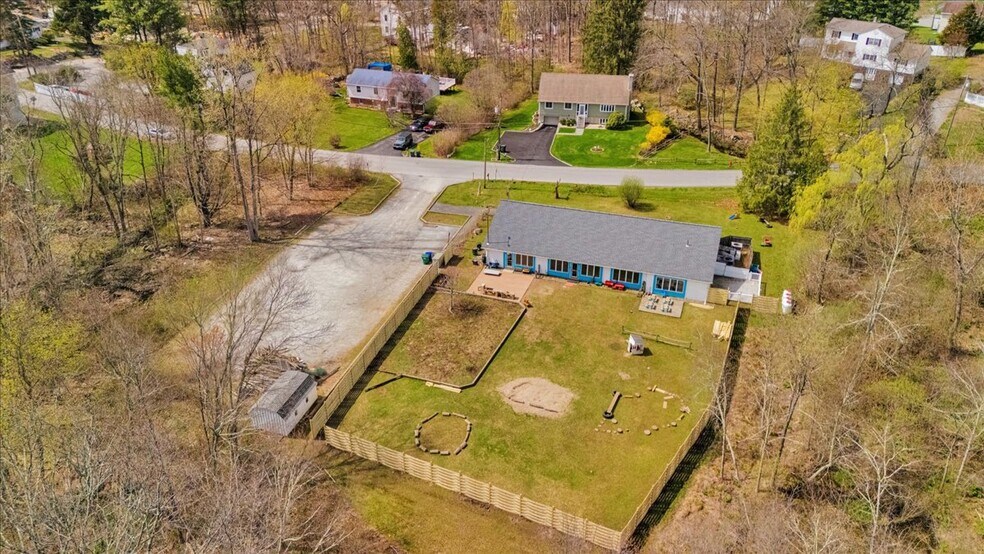 More Photos Of 4 Glenna Dr, Carmel Specialty For Sale