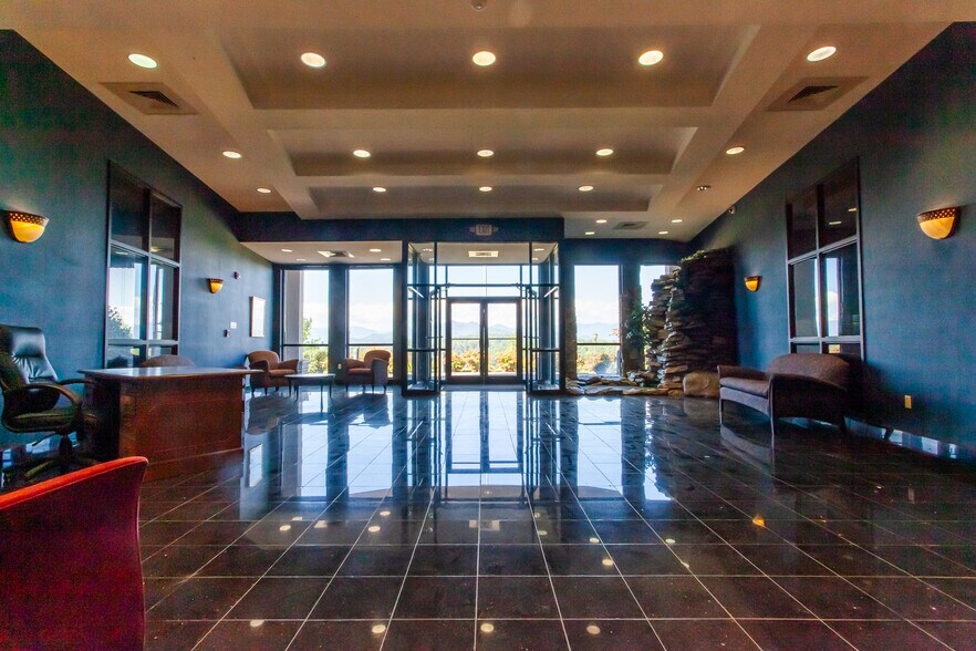 More Photos Of 14 One Center Ct, Franklin Medical For Sale