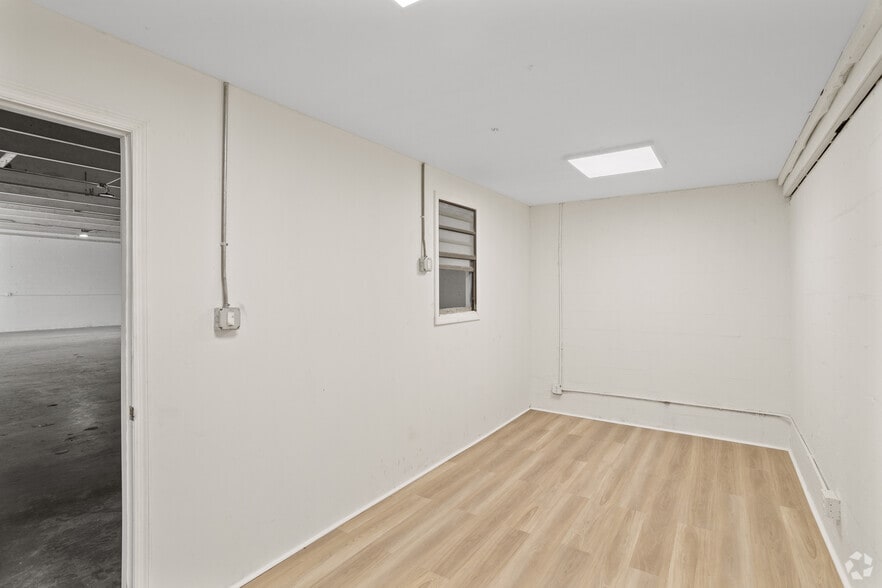 More Photos Of 4255 Westroads Dr, Riviera Beach Unknown For Lease