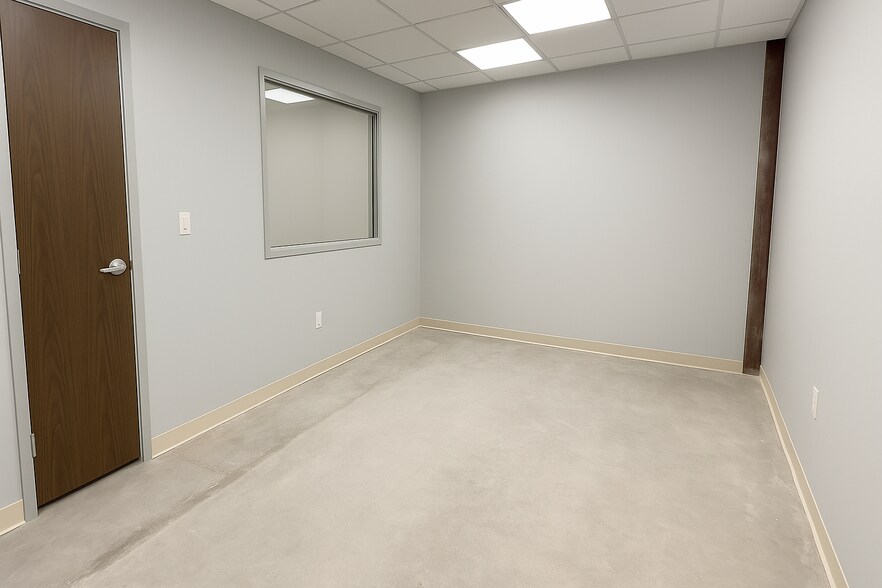 More Photos Of 8721 S 1st St, Austin Warehouse For Lease