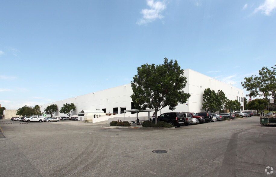 More Photos Of 2701 S Harbor Blvd, Santa Ana Unknown For Lease