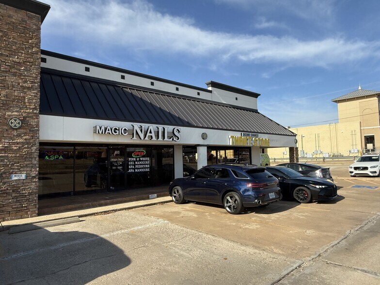 More Photos Of 3431 S Boulevard St, Edmond General Retail For Sale