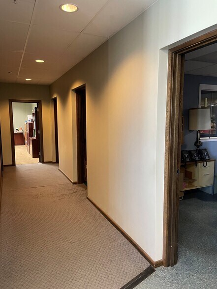 More Photos Of 15805 W Overland Dr, New Berlin Manufacturing For Sale