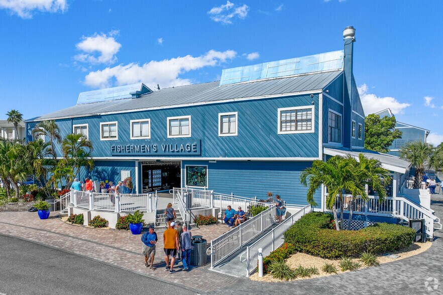 More Photos Of 1200 W Retta Esplanade, Punta Gorda Hotel For Sale