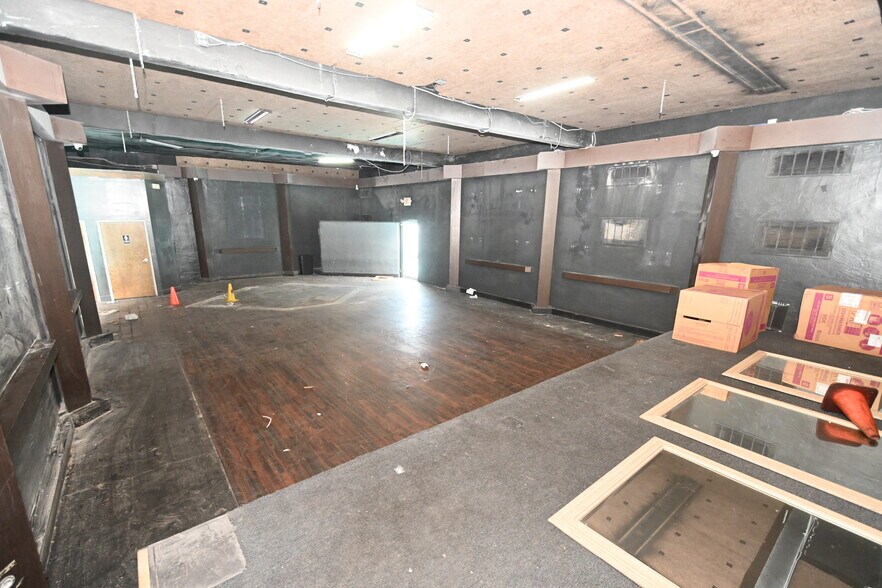 More Photos Of 47 W Amelia St, Orlando Bar For Sale