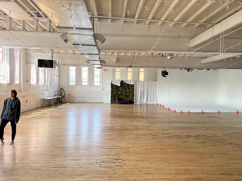 More Photos Of 10-30 Pearl St, Long Branch Warehouse For Lease