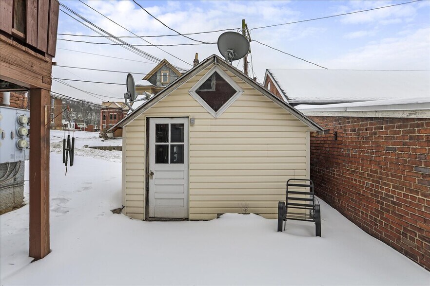 More Photos Of 229 E Union St, Cumberland Apartments For Sale