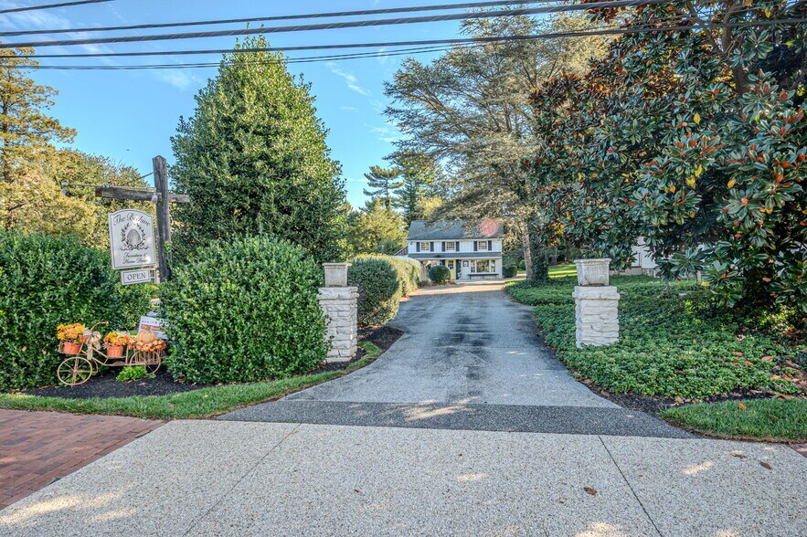 More Photos Of 5807 Kennett Pike, Wilmington Office For Sale