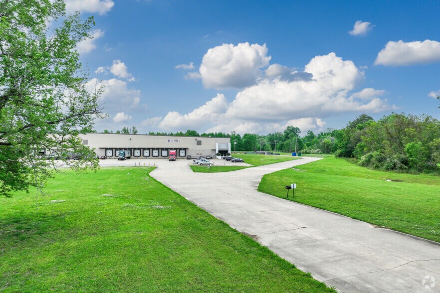 More Photos Of 195 Industrial Blvd, Madison Distribution For Lease