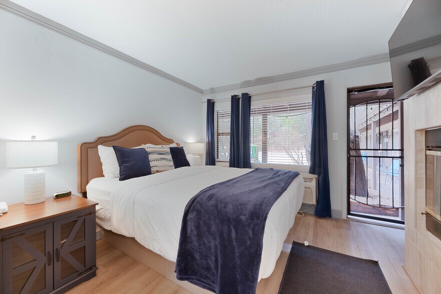 More Photos Of 4548 N State Route 89A, Sedona Hotel For Sale