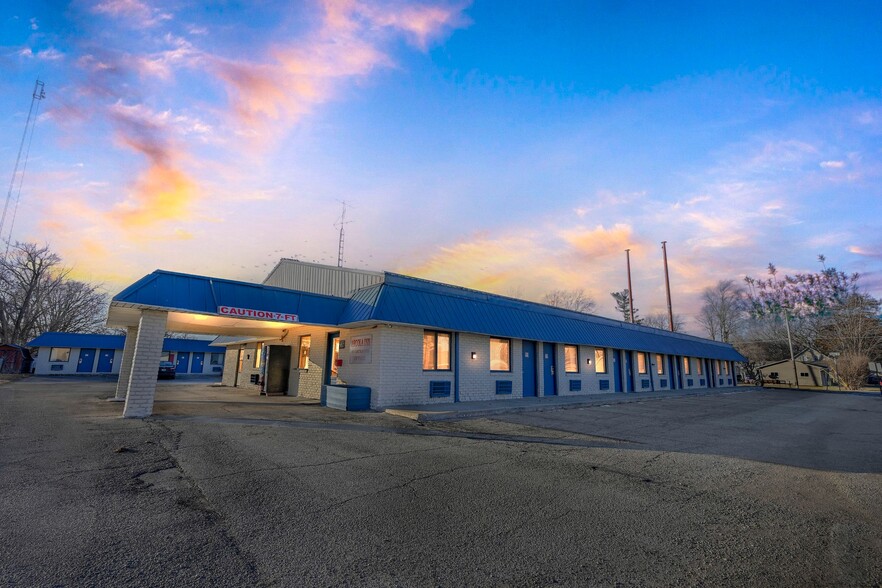 More Photos Of 236 S Jacques St, Arcola Hotel For Sale