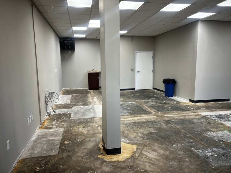 More Photos Of 2350 Hastings Ave, Newport Storefront Retail Office For Lease