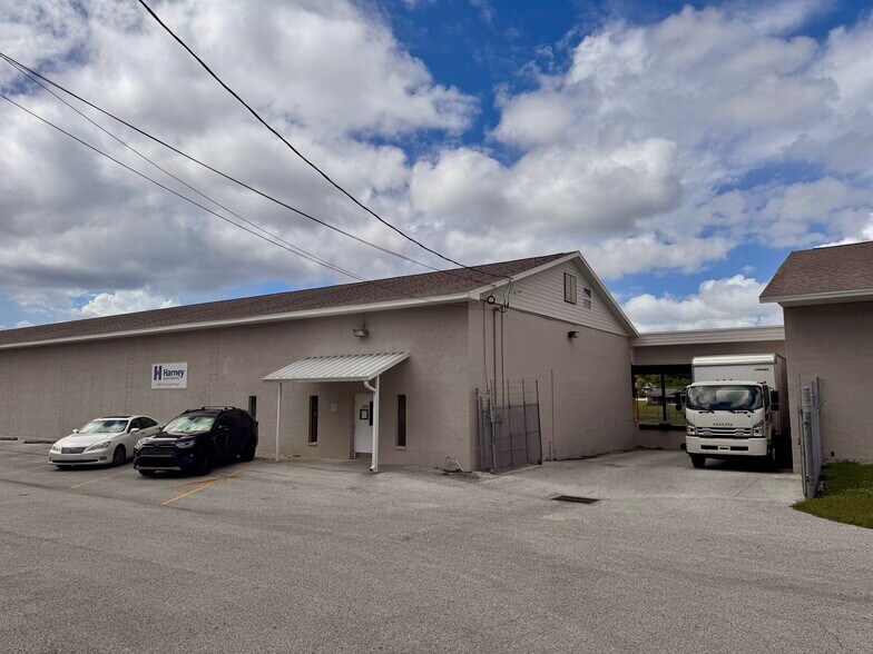 More Photos Of 9610 Harney Rd, Thonotosassa Warehouse For Sale