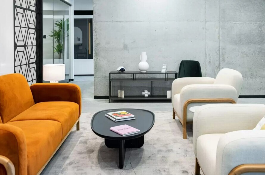 More Photos Of 880 Monon Green Blvd, Carmel Coworking Space