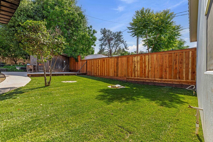 More Photos Of 30048 Yosemite Blvd, La Grange Bar For Sale