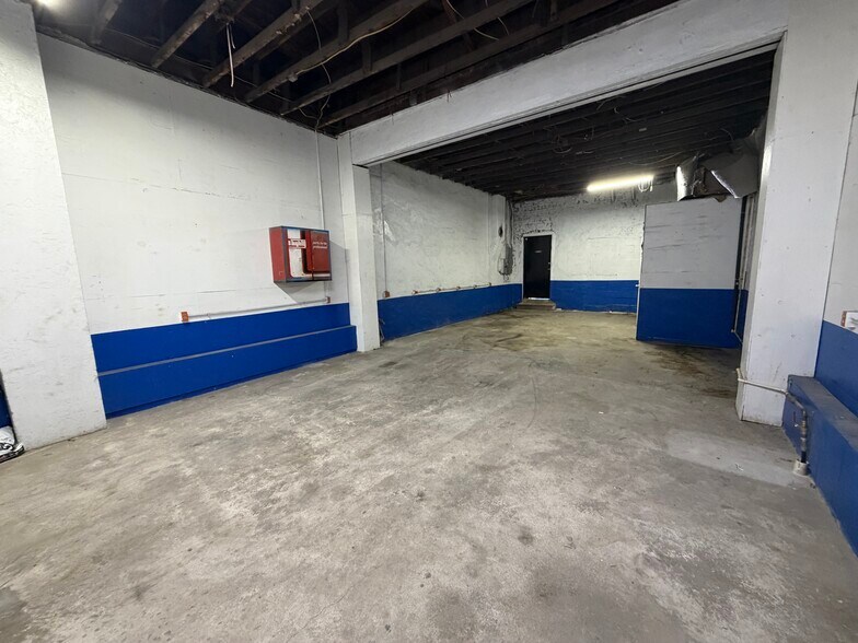More Photos Of 1160 Homestead St, Baltimore Auto Repair For Lease