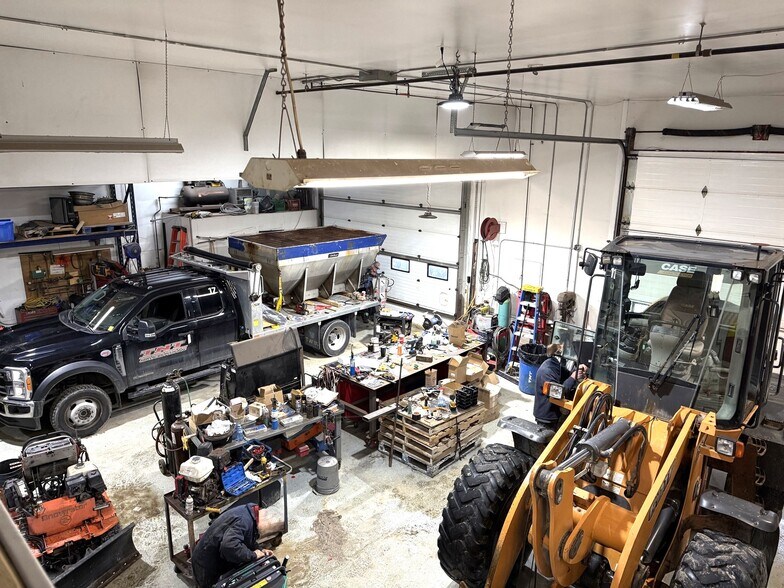 More Photos Of 218 Lockhart Rd, Barrie Service For Sale