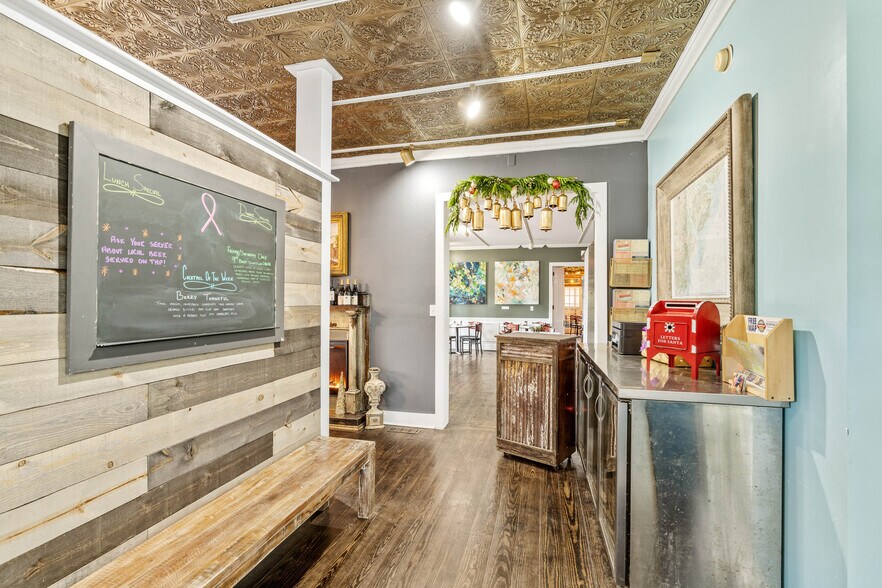 More Photos Of 925 10th St, Port Royal Restaurant For Sale