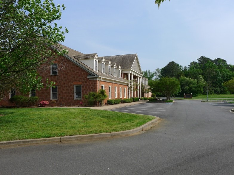 More Photos Of 23000 Moakley St, Leonardtown Medical For Lease