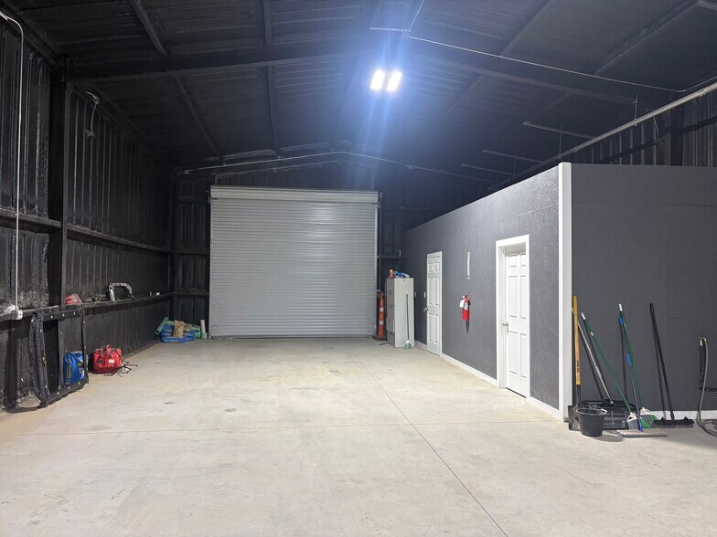 More Photos Of 2338 Fort Worth St, Grand Prairie Industrial For Sale