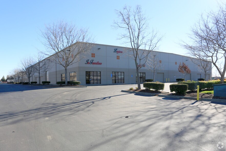 More Photos Of 6301 Florin Perkins Rd, Sacramento Warehouse For Lease