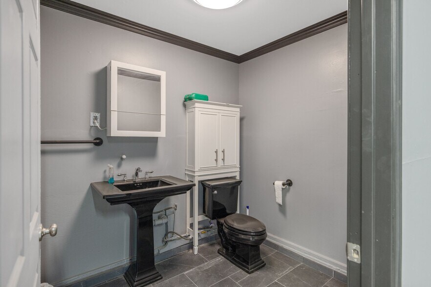 More Photos Of 210 S Farmersville Blvd, Farmersville Service For Sale