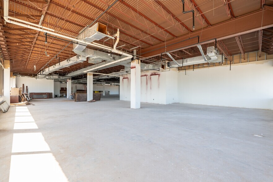 More Photos Of 7604 Kempwood Dr, Houston Light Distribution For Lease