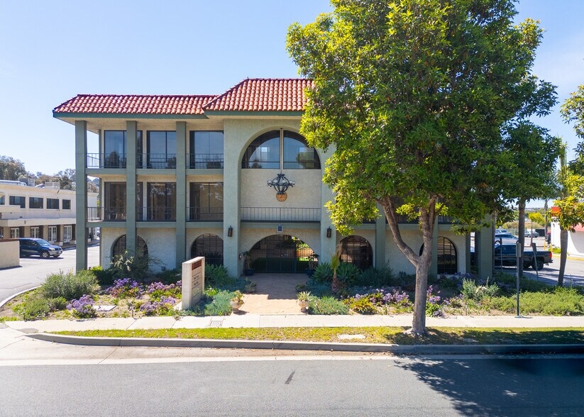 More Photos Of 23717 Hawthorne Blvd, Torrance Office For Lease