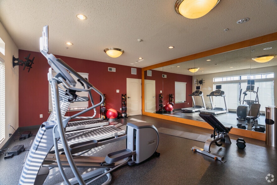 More Photos Of 1340 N Sam Houston Pky E, Houston Hotel For Sale