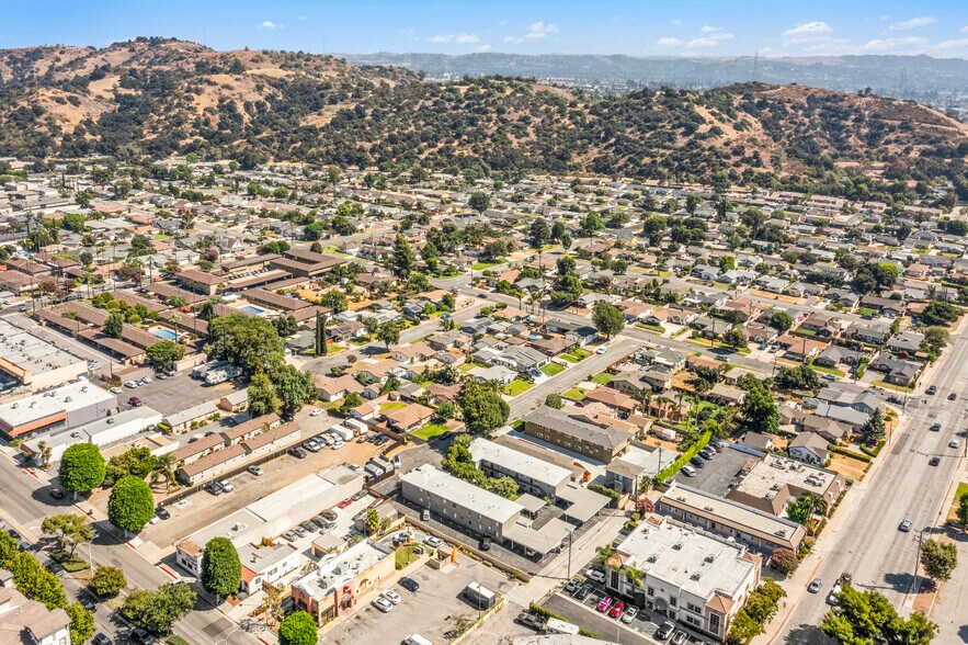 More Photos Of 625-627 S Wabash Ave, Glendora Apartments For Sale