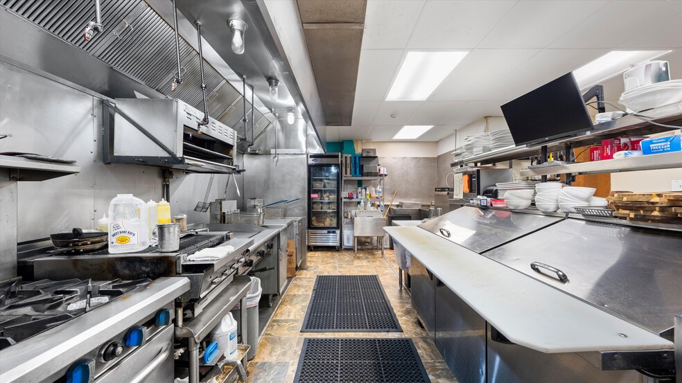 More Photos Of 121 Naches ave, Selah Storefront For Sale