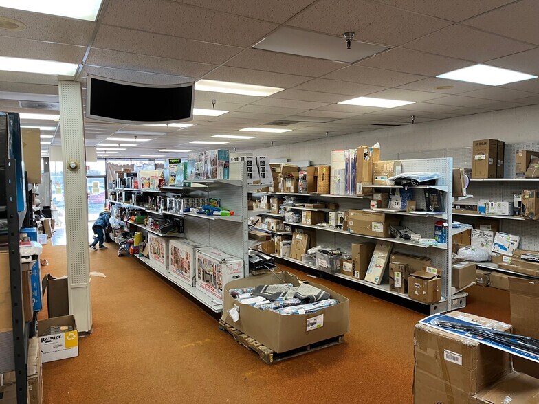 More Photos Of 3407 W Court St, Pasco General Retail For Sale