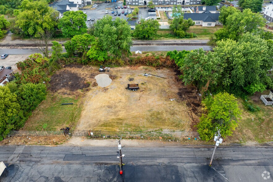 More Photos Of 2151 5th Ave REAR, Huntington Storefront Retail Office For Lease