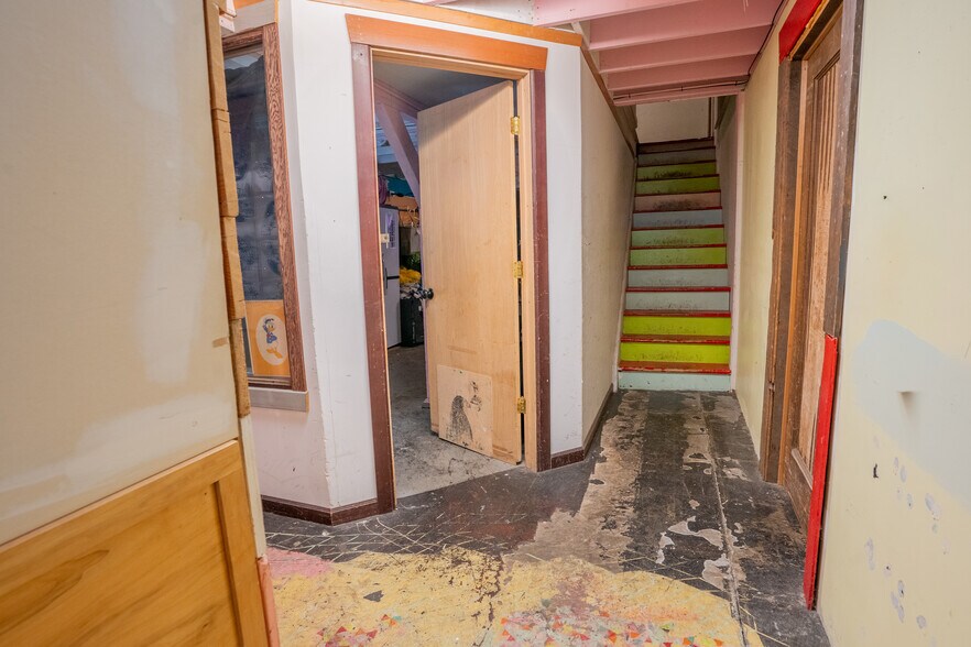 More Photos Of 302-304 4th Ave E, Olympia Storefront For Sale