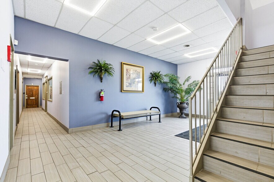 More Photos Of 1313 Lyndon Ln, Louisville Office For Lease