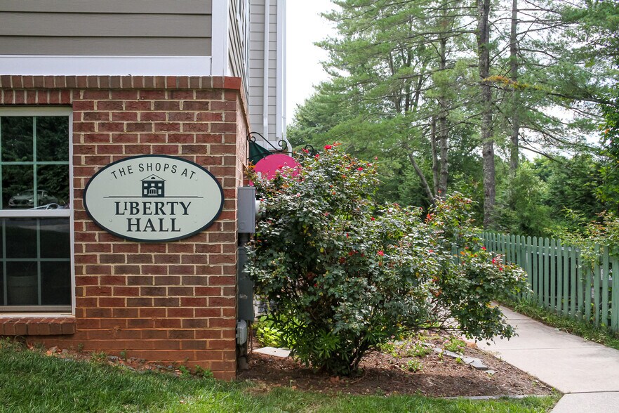 More Photos Of 580 Radford Ln, Crozet Medical For Lease