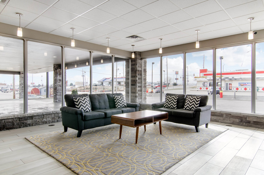 More Photos Of 2700 W 18th Ave, Emporia Hotel For Sale